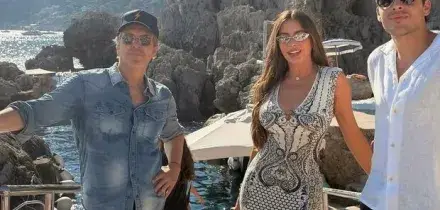 Sofia Vergara a Capri, relax e festeggiamenti per la star di Modern Family