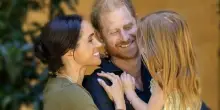 Harry, Meghan e Re Carlo: cosa &egrave; successo (davvero) durante l'incontro con i nipoti e perch&egrave; &egrave; stata una sconfitta per la coppia