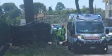 Incidente sull'Appia a Cisterna, suv finisce contro un grosso pino: morte due persone