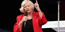 Ann Widdecombe uccisa, fermato un 28enne: scatta l'allarme antiterrorismo. Chi era l'ex deputata Tory e volto della Brexit