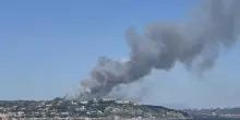 Incendio a Pozzuoli, nube di fumo nero visibile da chilometri di distanza: vigili del fuoco sul posto