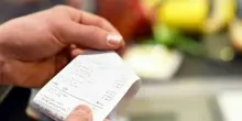 Commercialista lascia l?auto un giorno e mezzo nel parcheggio della stazione: deve pagare 74 euro