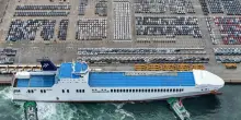 Cina, corre l?export: invasione di chip e auto. Vola il surplus con Usa e Ue