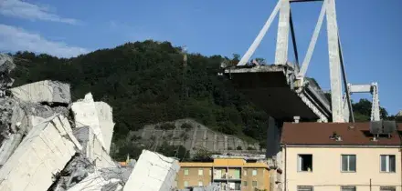 Ponte Morandi, la sentenza di primo grado per la tragedia: 8 anni fa morirono 43 persone