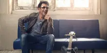 Edoardo Bennato: &laquo;Nove anni di gavetta prima del primo disco. Battisti mi diede pi&ugrave; di una mano. Sul palco niente comizi, ma con la poesia parlo di cose serie&raquo;