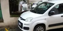 Casoria, difende il posto per disabili famiglia inseguita e picchiata