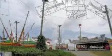 Alessio,15 anni, morto folgorato al luna park: due ore di rianimazione, l'ipotesi dell'acquazzone e le scarpe tolte prima di giocare. Cosa sappiamo