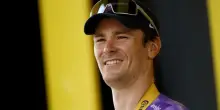 Schmid firma l'impresa, Pidcock vola in classifica: il Re Sole Pogacar lascia fare e resta padrone del Tour