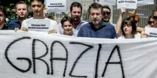 Mario Roggero, il legale frena sulla grazia. Salvini in carcere: &laquo;Con lui un lungo abbraccio&raquo;. E Forza Italia difende i pm
