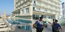 Bimba annegata a 4 anni in piscina, la morte ripresa dalle telecamere: &laquo;In acqua per 8 minuti&raquo;. Cosa &egrave; successo: il pap&agrave; salito in stanza, il bagnino che non c'era (ma i cancelli erano aperti)
