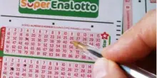 Nessun incasso per la vincita Superenalotto da 596mila euro: mistero a un mese dalla scadenza