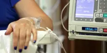 &laquo;Lei ha un tumore, serve la chemio&raquo;: diagnosi errata, dopo 33 cicli la donna muore. Alla famiglia maxi-risarcimento