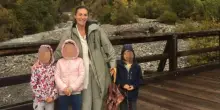 Famiglia nel bosco, da oggi si attende il verdetto: Nathan e Catherine aspettano i loro figli nella nuova casa