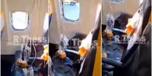 Uomo risucchiato dal finestrino sul volo Ryanair, cosa &egrave; successo: &laquo;Colpito da un oggetto estraneo&raquo;. L'ultima revisione al motore
