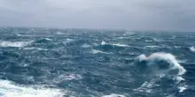 Gommone si schianta contro un segnale di navigazione: due morti in vacanza