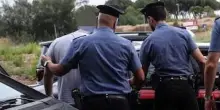 Spara ai ladri per tentato furto, custode denunciato nel Bolognese: i proiettili sono finiti nella parete dell'azienda