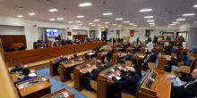 Trasporti in Campania, tensioni in aula. Il centrodestra: basta disagi