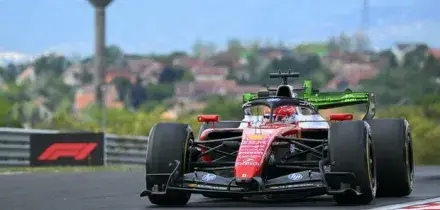 GP di Ungheria, libere 1: la Ferrari subito al top con Leclerc che... poi rompe. Terzo Hamilton