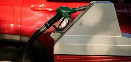 ?A Milano la benzina vola oltre i 2,6 euro al litro