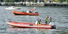 Lago di Como, turista olandese si tuffa per salvare il figlio in difficolt&agrave; e annega: in corso le ricerche