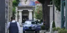 Torre Annunziata: spara alla ex al cimitero e la sequestra: arrestato