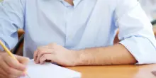 Studente bocciato per le troppe assenze a scuola: doveva lavorare in azienda. La battaglia legale e la svolta: il Tar lo ammette alla Maturit&agrave;