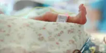Neonata di due mesi morta dopo il ricovero in ospedale: il problemi al pancino e la corsa al pronto soccorso, poi il dramma
