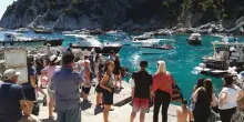 Capri, solo ?accosti? legali per lo Scoglio delle Sirene
