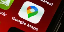 Rivoluzione Google Maps, dalla navigazione conversazionale alla ricerca dei ristoranti: come cambier&agrave; il modo di guidare