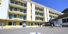 Mentre fuma in corsia esplode l?ossigeno