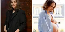 Natalie Portman incinta, il tenero scatto col pancione sui social: &laquo;Conto i giorni che ci separano dal nostro incontro&raquo;