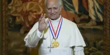 Leone XIV: &laquo;Sono il Papa americano, non il Papa degli americani. Ma presto mi vedrete negli Usa&raquo;