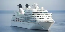 &laquo;Nave alla deriva, il comandante ha perso il controllo&raquo;. Falso allarme sulla crociera per Napoli, denunciati 6 italiani