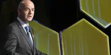 Fifa: &laquo;Avanti con la privatizzazione nonostante le critiche&raquo;. Lo scontro con la Uefa e il piano di Infantino