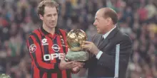 Baresi, quando Berlusconi gli consegn&ograve; il Pallone d'Oro (ad honorem). E quella frase di Maradona