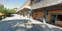 Torre del Greco, agguato nel cantiere-deposito dei rifiuti: netturbino centrato con il fucile a pallini