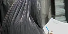 Burqa vietato a scuola, il ministro Valditara: &laquo;&Egrave; per la dignit&agrave; delle donne&raquo;. Cgil e Pd: &laquo;Solo propaganda&raquo;