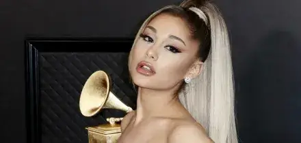 Ariana Grande si ritira dagli eventi pubblici: &laquo;Troppi giudizi sul mio corpo&raquo;. L'esigenza di sparire dai riflettori e il musical saltato a Londra