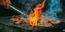 Usa l'alcol per accendere il barbecue, 14enne in condizioni critiche per le ustioni sul corpo