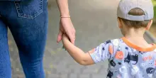 &laquo;Credevo che mio figlio facesse lo sciocco, poi la diagnosi: a tre anni ha avuto otto mini ictus&raquo;