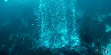 Un grande cratere vulcanico sottomarino e nuovi camini idrotermali scoperti al largo di Panarea