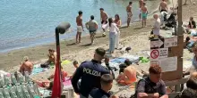 Trieste, bambina di 3 anni si allontana a Barcola, ritrovata poco dopo dai poliziotti