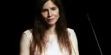 Meredith Kercher, la sorella contro lo show comico di Amanda Knox. Invoca l'azione del premier Burnham: &laquo;Se fosse successo a sua sorella?&raquo;