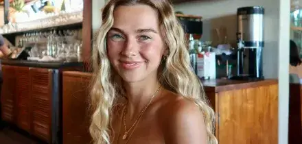 Sydney Towle, star di TikTok morta per un cancro a 26 anni. Sui social aveva raccontato il tumore