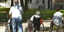 &laquo;Anziani lasciati al caldo in casa di riposo: 33 gradi in camera e maglie di lana&raquo;. Esposto in Procura delle famiglie. Intervengono i carabinieri
