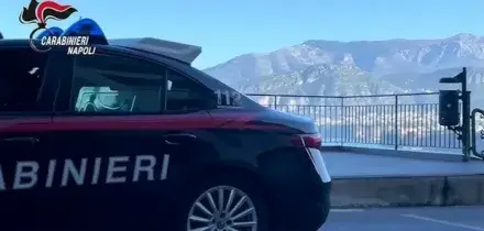 Sorrento, si finge addetto alla pulizie di un albergo e violenta una turista australiana: fermato 37enne