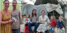 Famiglia nel bosco, i bambini &laquo;devono passare le vacanze con i genitori: i giudici decidano presto&raquo;: l'altol&agrave; del legale