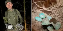 Trova un vaso di monete d'argento del Seicento nel bosco, gli archeologi: &laquo;Potrebbero vale una fortuna&raquo;