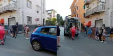 Cava de Tirreni, va a buttare la spazzatura e viene investita da un'auto in retromarcia