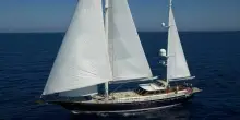 Violentate sullo yacht da sogno, skipper abusa nel sonno di due membri dell'equipaggio e tenta la fuga all'estero: arrestato
